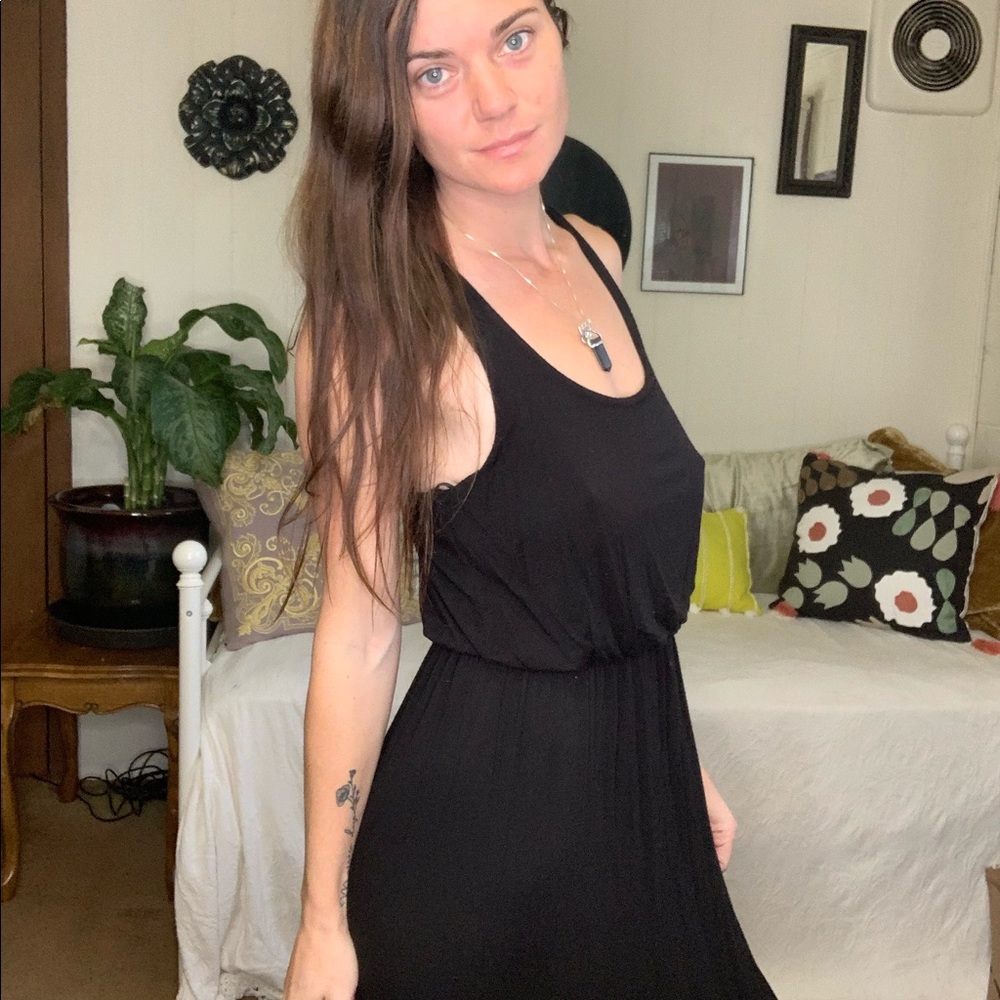 💛 Black Lush Razor Back Maxi Dress